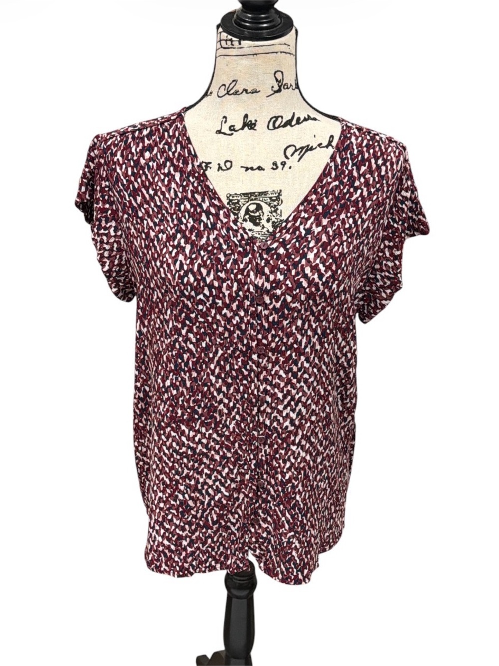Liz Claiborne Women’s Large Tall Burgundy Abstract Print V-Neck Blouse